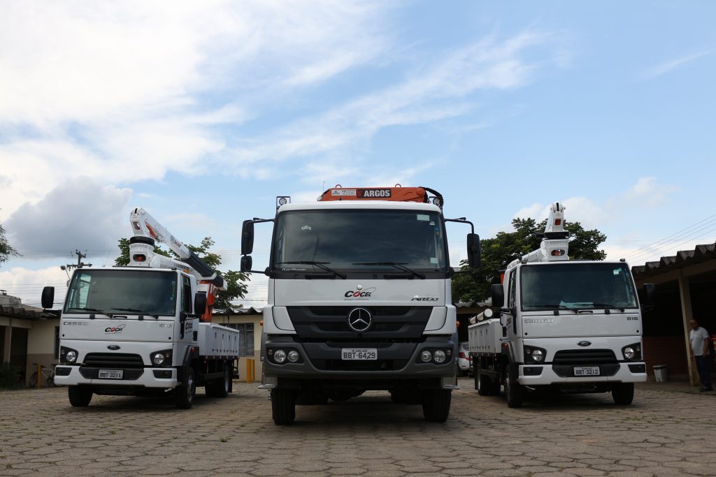 foto dos novos caminhões da cocel