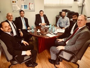 membros do ministério de ciência e tecnologia do governo federal participando de reunião com a diretoria da Cocel