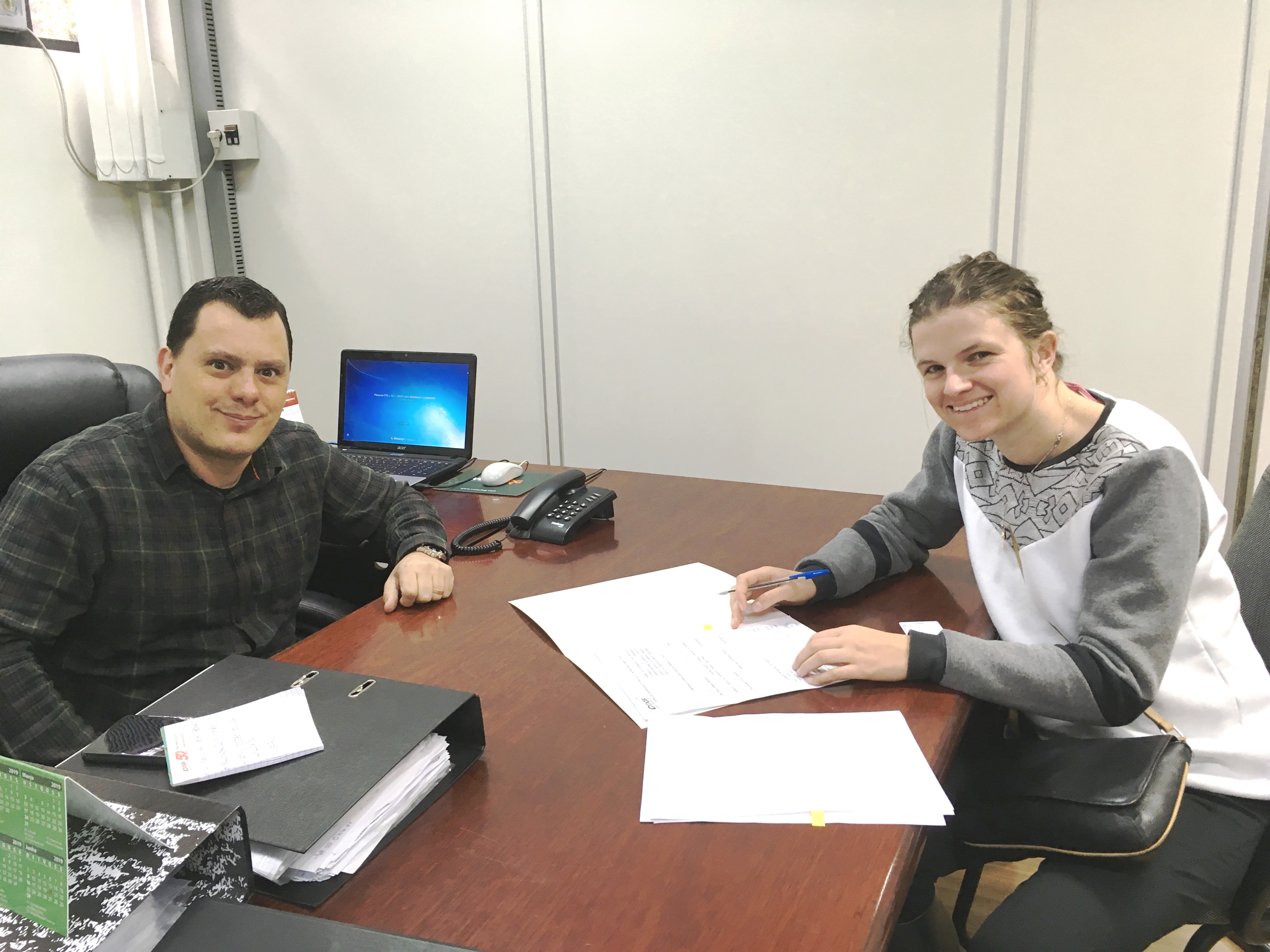 foto do diretor da COCEL José Arlindo Lemos Chemin e da superintendente do Instituto GERAR Alessandra Neumman