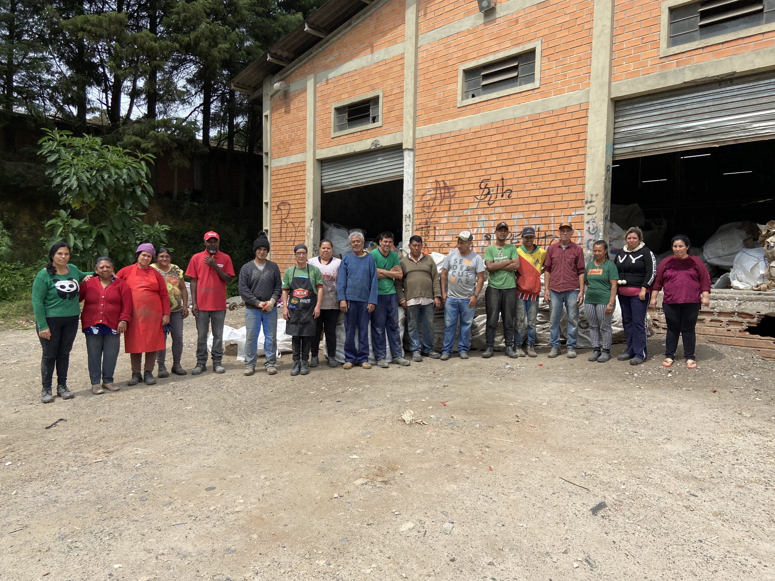 Associação de recicladores reforma equipamentos com o apoio da Cocel