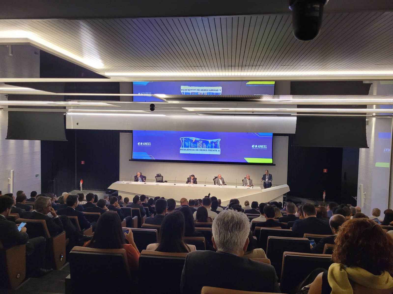 Cocel participa de workshop sobre resiliência de redes