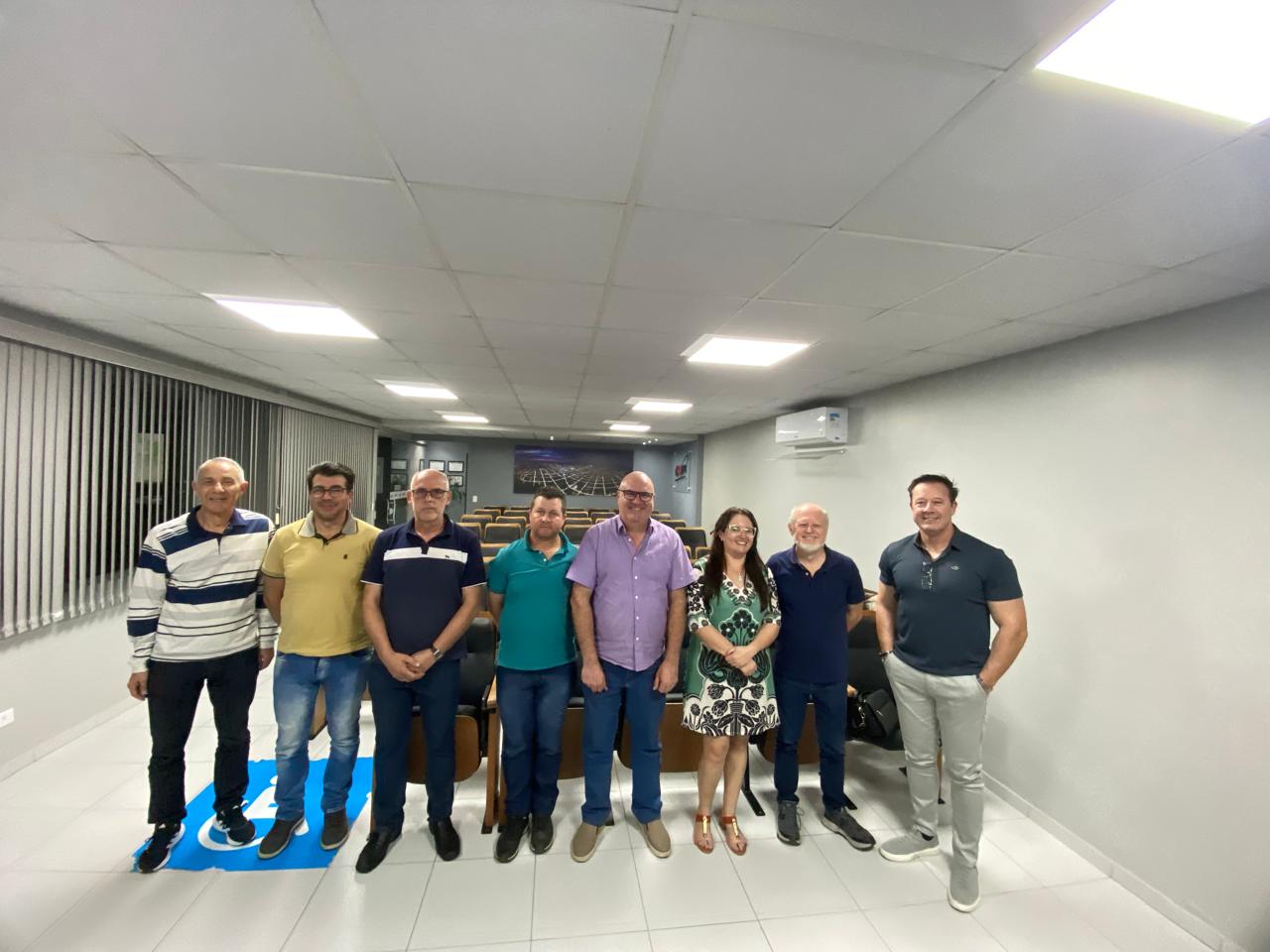 Membros do Conselho de Consumidores da Cocel participam de treinamentos